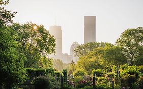 Four Seasons Hotel One Dalton Street, Boston